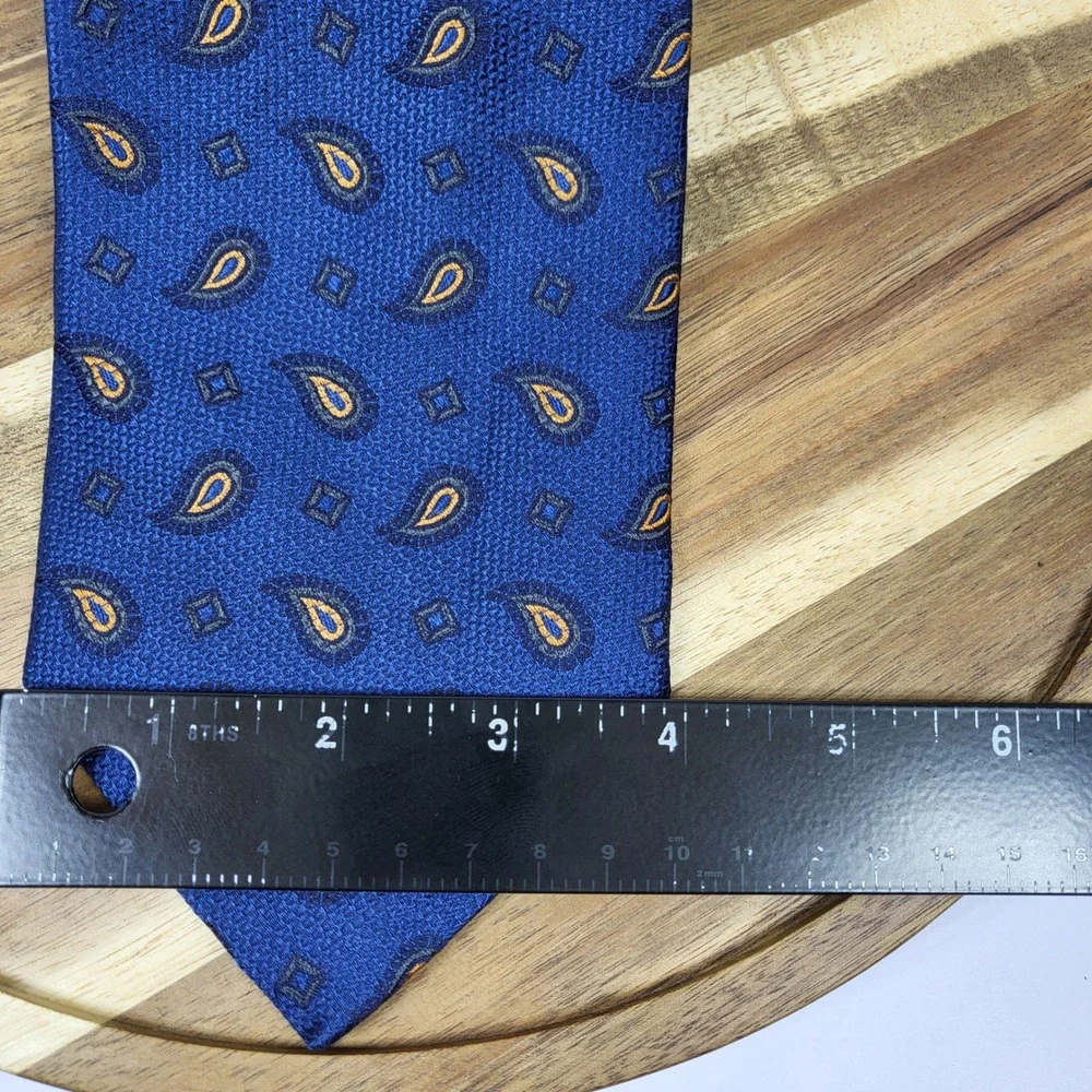 Jos A Bank Silk Tie Men Blue Paisley Geometric Made in Italy 4 Inch Wide Classic